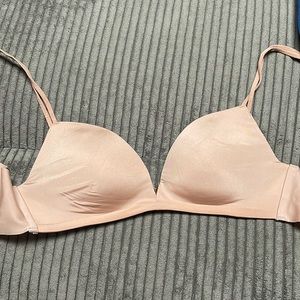 Victoria’s Secret wireless 32B bra